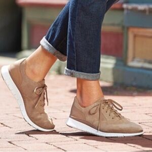 VIONIC  Women's Tan Casual Sneakers